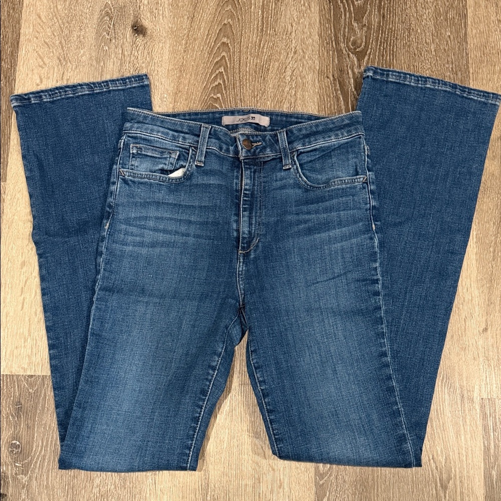 Joe's Jeans Blue Boot High Rise Jeans

Style Brontë